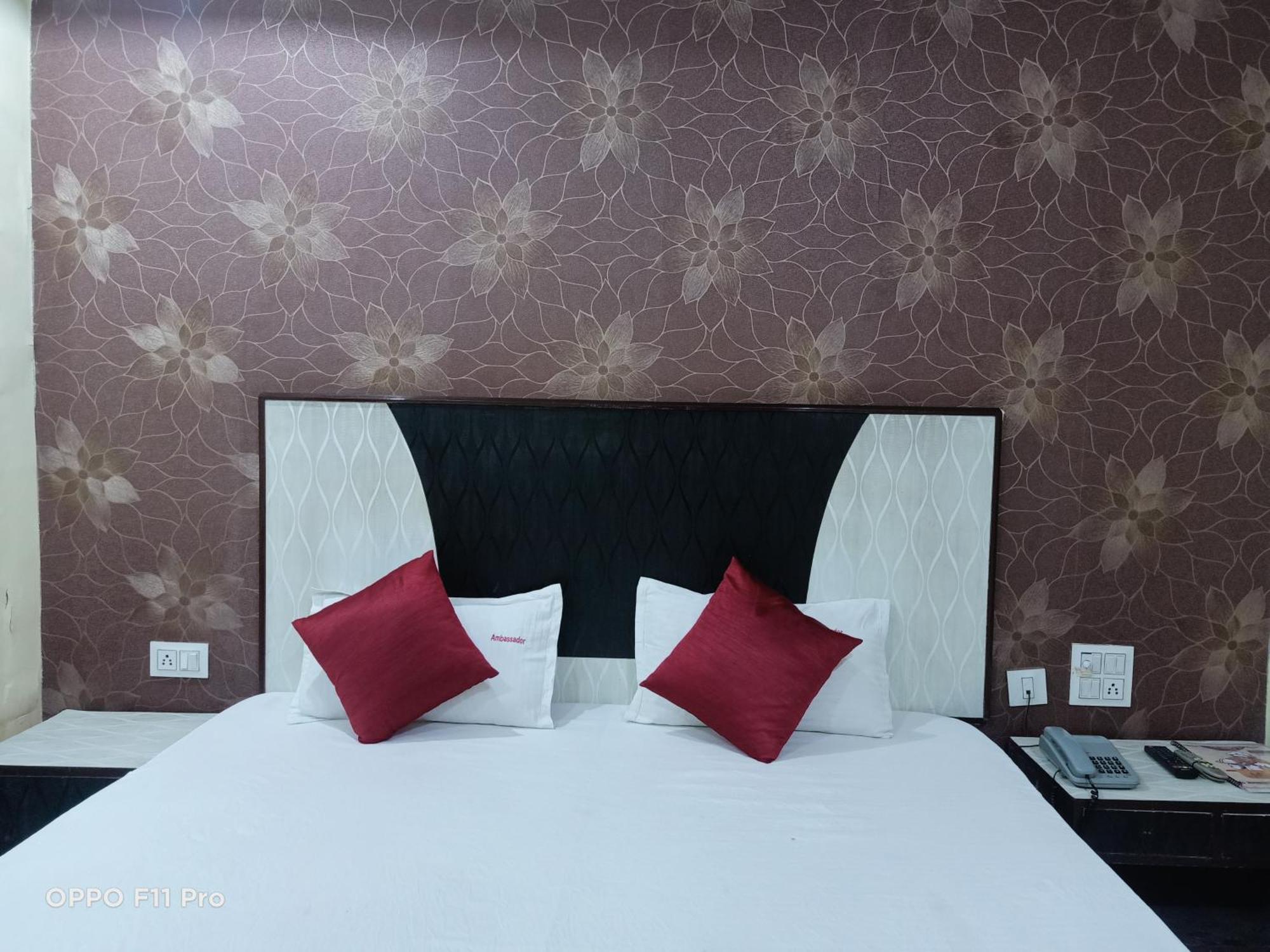 Hotel Ambassador Inn Gwalior Exterior foto