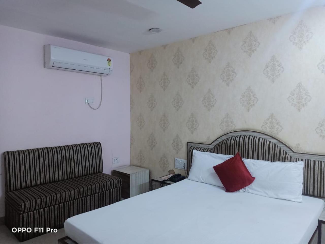 Hotel Ambassador Inn Gwalior Exterior foto
